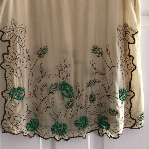 Elegant SILK embroidered and beaded top NWOT - Picture 7 of 9